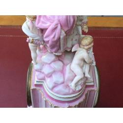 Pendule En Porcelaine