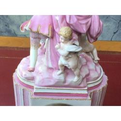 Pendule En Porcelaine