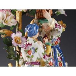 Pendule en Porcelaine de Style Louis XV
