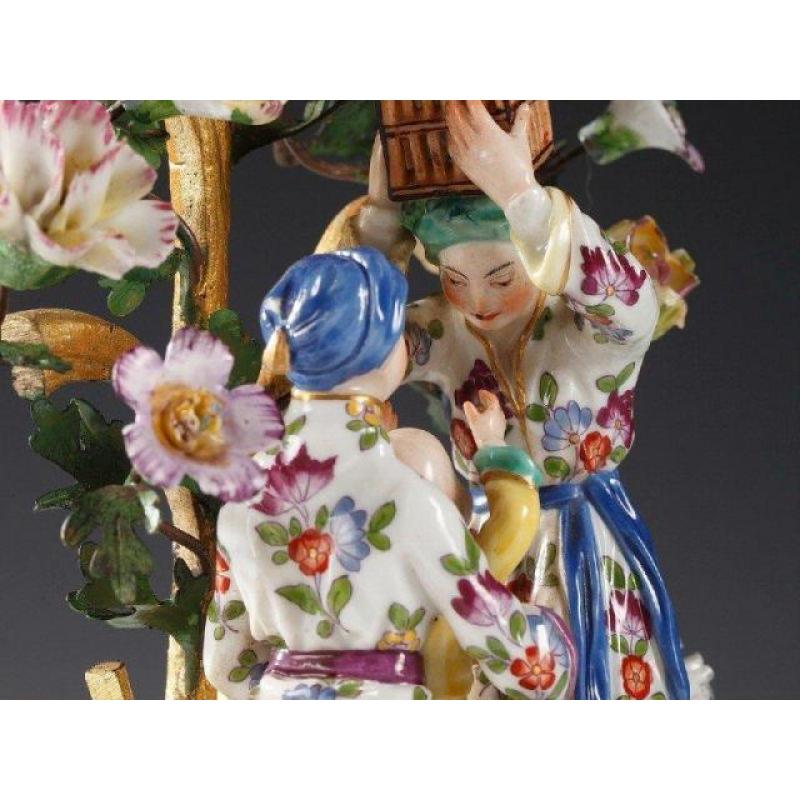 Pendule en Porcelaine de Style Louis XV