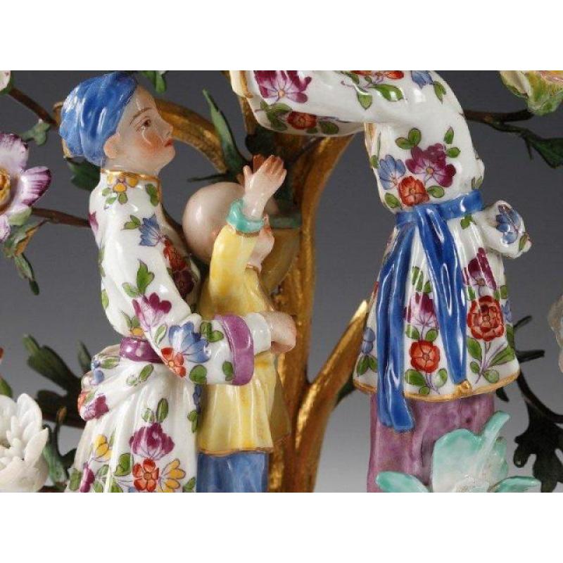 Pendule en Porcelaine de Style Louis XV