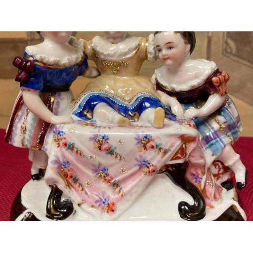 Jolies Figurines En Porcelaine