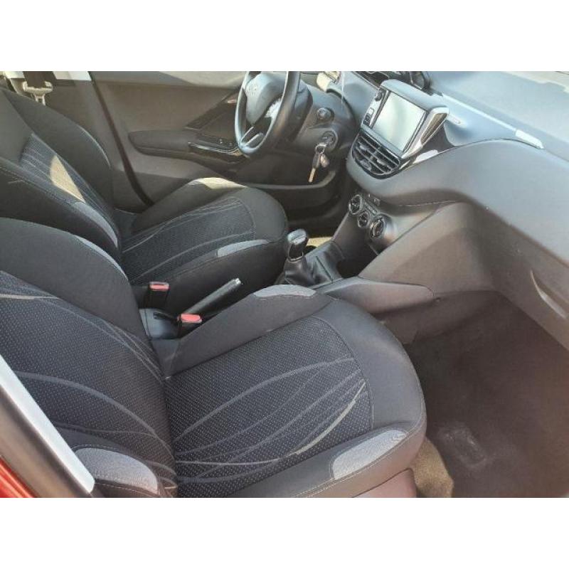Peugeot 208 1.4 hdi 70
